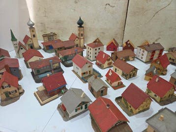 Faller, Vollmer, Kibri H0 - Bâtiments pour trains miniatures