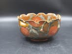 Fruitschaal - Temmoku-Glazed Fruit Bowl with Chrysanthemum