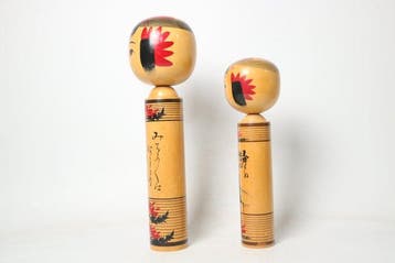 Figuur - Two Vintage Japanese Kokeshi Dolls — Thoku Poems &