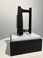 M.K.A. - Man Ray (1890-1976) - Sculpture, Cadeau - 16 cm -