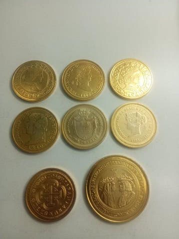 Royaume d’Espagne. Lote 8 monedas bañadas en oro 24k