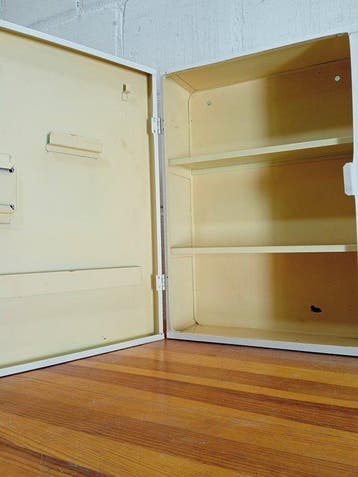 Medicijnkastje - EHBO-kast - Staal, Antiek en Kunst