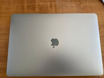 Apple Macbook pro 15 inch A1990, I9 ram, 32go, 1 tb, SSD