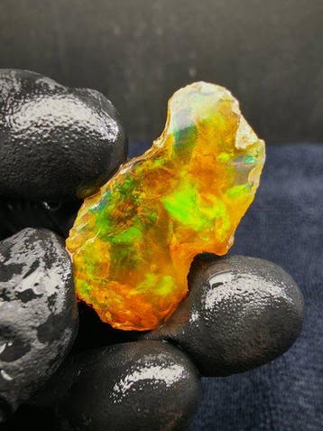 22cts Crystal Opal Specimen Ruw- 4.55 g