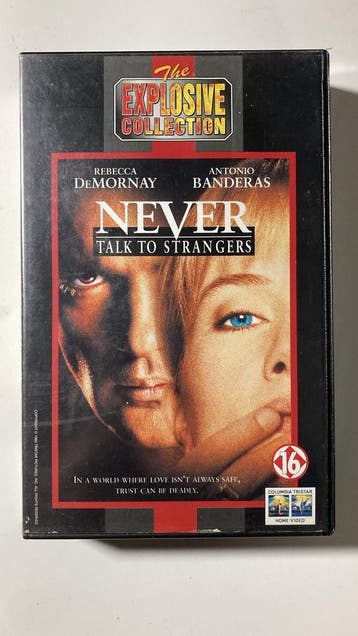 NEVER TALK TO STRANGERS (VHS), Cd's en Dvd's, Gebruikt