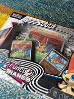 Pokémon - 1 Box - Collezione Illustrazione Victini - Scarlet