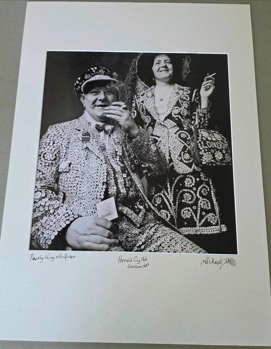 Michael Joseph (1941-) - Pearly king and his queen, Antiquités & Art, Art | Objets design
