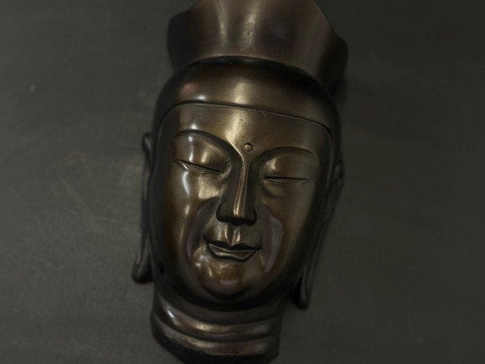 Bronzen Boeddha-gezichtsplaat – Miroku Bosatsu van de, Antiek en Kunst, Antiek | Overige Antiek