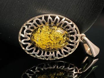 Pendentif vintage en ambre baltique vert et argent - design, Collections