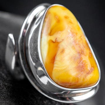 Bague en argent avec ambre baltique miel caramel - Hauteur :