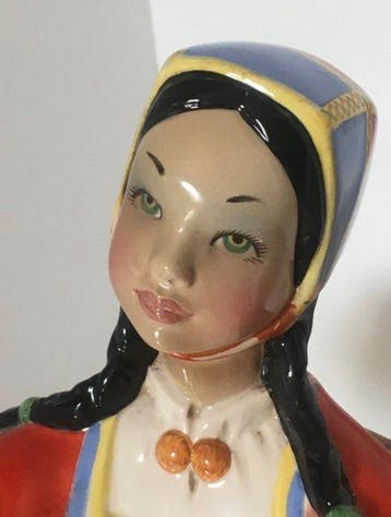 Beeldje - Bambina con piatto - Porselein, Keramiek, Glazuur