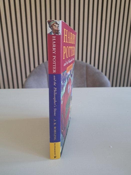 J.K. Rowling - Harry Potter and the philosophers stone, Antiek en Kunst, Antiek | Boeken en Manuscripten