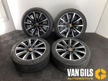 Sportvelgenset + winterbanden Porsche Taycan O329268, Nieuw