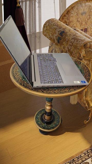 NO-Reserve Price Handcrafted decorative Side Coffee Table –