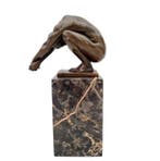 Beeldje - Gespierde duiker - Brons, Marmer