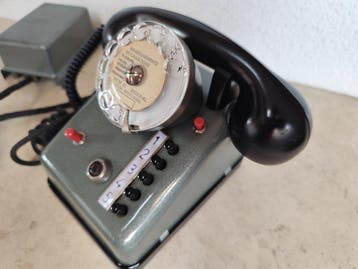 Télic - Téléphone analogique - Acier - Téléphone industriel, Antiek en Kunst