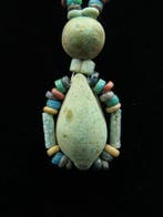 Oud-Egyptisch Ketting gemaakt van glas- en faience-mummie