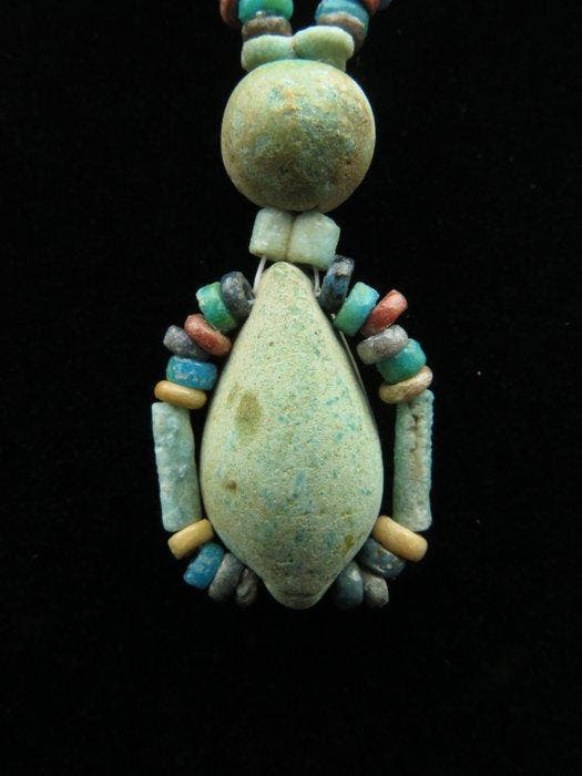 Oud-Egyptisch Ketting gemaakt van glas- en faience-mummie, Bijoux, Sacs & Beauté, Bijoux anciens