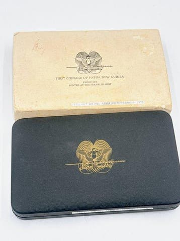 Collectie van memorabilia - Papoea-Nieuw-Guinea 1975 Eerste, Antiquités & Art