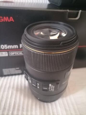 Sigma EX DG 105mm 2.8 Macro OS Cameralens