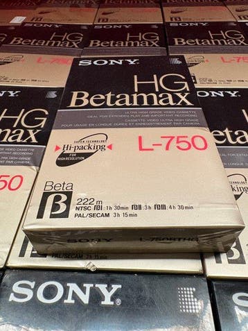 Sony Grote partij 34 vintage videocassettes – 28x Sony HG