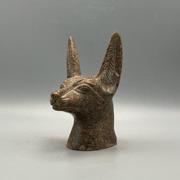 Replica van het oude Egyptische Anubis-buste met kop van een, Antiek en Kunst