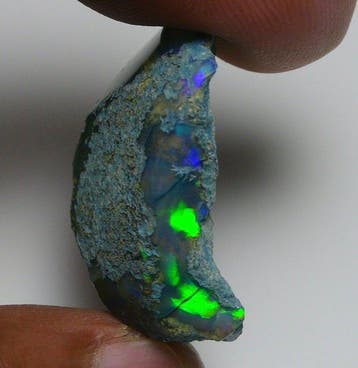 Zeldzame kleurrijke opaal 25,60 ct Zwarte opaal Topkwaliteit, Verzamelen