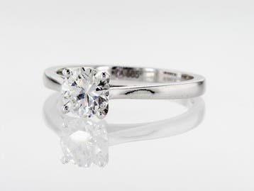 Ring - 14 karaat Witgoud - 0.90ct. tw. Diamant (Natuurlijk), Handtassen en Accessoires, Nieuw