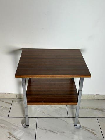 Dessertservies - Desserte roulante moderniste en acier