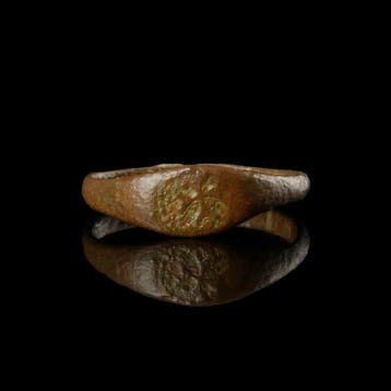 Middeleeuwen, kruisvaardersperiode Ring met Templierkruis