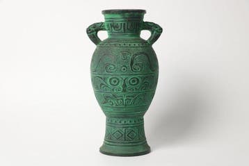 Archaïsche vaas in bronzen stijl met groenpatina en