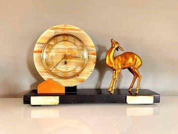 art deco bauhaus klok met ree decor Bauhaus Marmer,