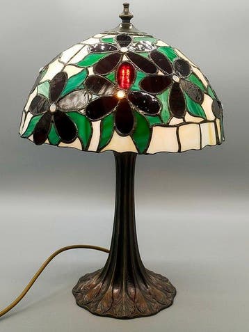 Tiffany Stil Tischlampe – Bleiglas Blumen Motiv 48x32 cm -