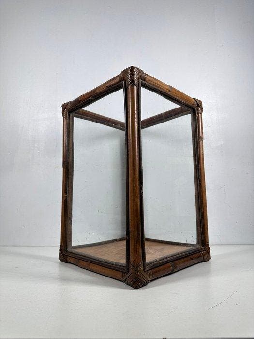 Vitrine - Vitrine en bambou et verre des années cinquante -, Antiquités & Art, Curiosités & Brocante