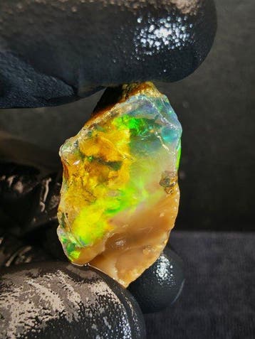 30cts Crystal Opal Specimen Ruw- 6 g