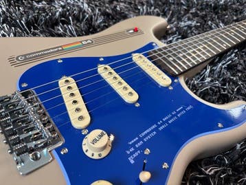 Harley Benton - ST-20 - Custom Commodore 64 tribute - -