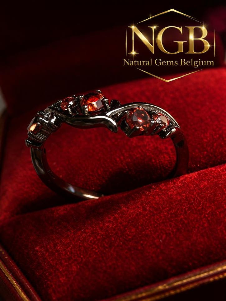 925 silver ring - black plated - natural garnet - limited ed, Handtassen en Accessoires, Armbanden, Nieuw, Verzenden