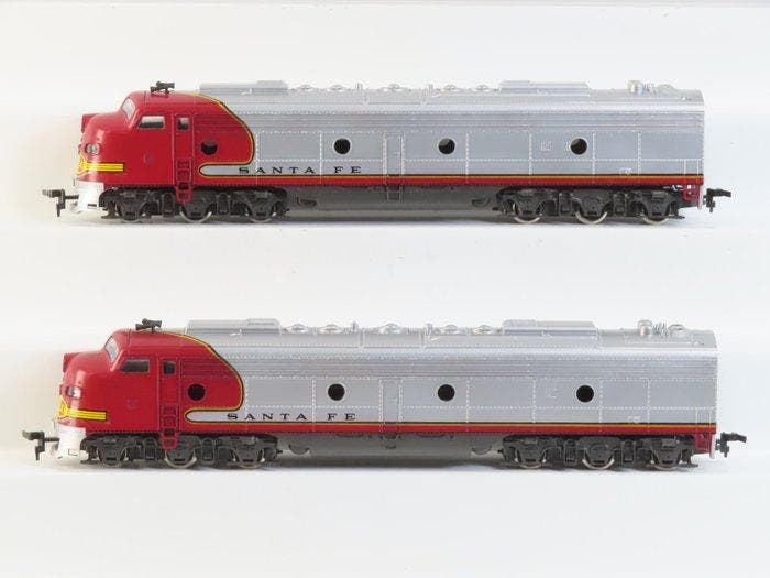 International Hobby Corp H0 - 1926 - Locomotive diesel (2) -, Hobby en Vrije tijd, Modeltreinen | H0