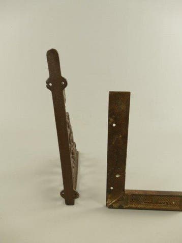 Wandplank beugel (2) - Gietijzer, Antiek en Kunst