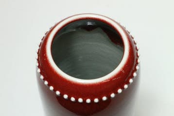 Vase - Vase émaillé cinnabre Shinsha par Akira Yamazaki()