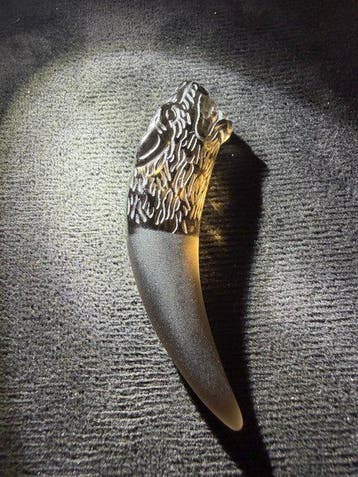 Obsidiaan Magnifieke zwarte obsidiaan Cougar-hanger.