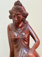 Beeldje - Zittende Balinese prinses - Hout, Antiek en Kunst