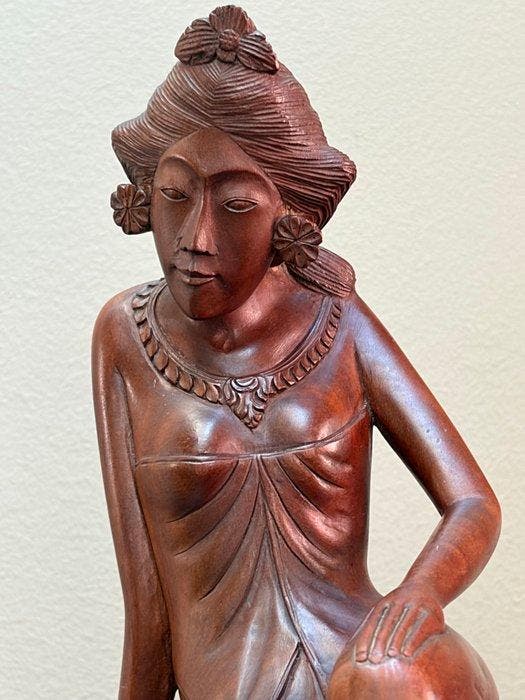 Beeldje - Zittende Balinese prinses - Hout, Antiquités & Art, Art | Art non-occidental