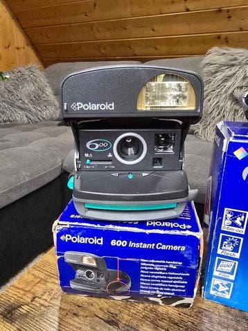 Polaroid 600 Series Instant Camera Collection - Includes 636, Nieuw
