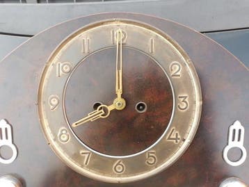 Horloge de table - - Chêne - 1920-1930 - Art déco à deux, Antiquités & Art