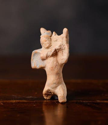Oud-Griekenland, Putti-figuur in terracotta - 7.5 cm
