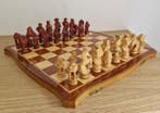 Jeu déchecs - Hand-Carved Wooden Chess Set – Walnut Board -