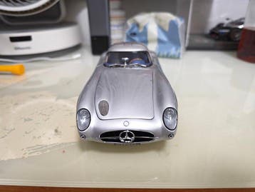 CMC 1:18 - Modelauto - Mercedes Benz 300 slr blue interior