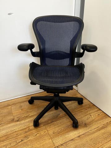 Refurbished Herman Miller Aeron, Blauwe Mesh, Zo goed als nieuw, Bureaustoel, Ergonomisch, Verzenden