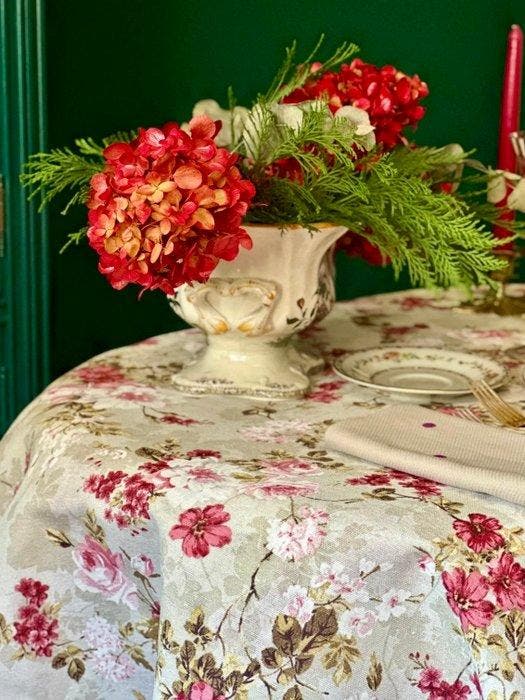 Tafelkleed met romantische bloemen in victoriaanse stijl, Antiquités & Art, Tapis & Textile